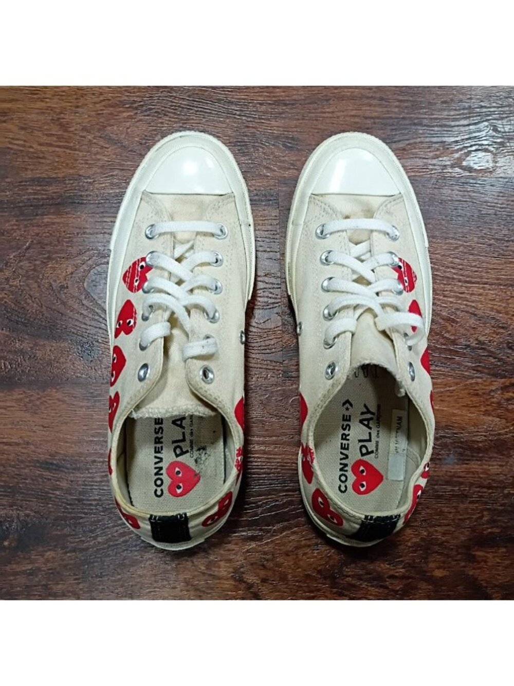 Converse Play Women 8 Mens 6 Low Chuck TaylorBeige W/ Red Hearts - Picture 3 of 15